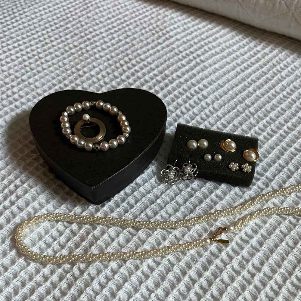 Elegant Faux Pearl Jewelry Set